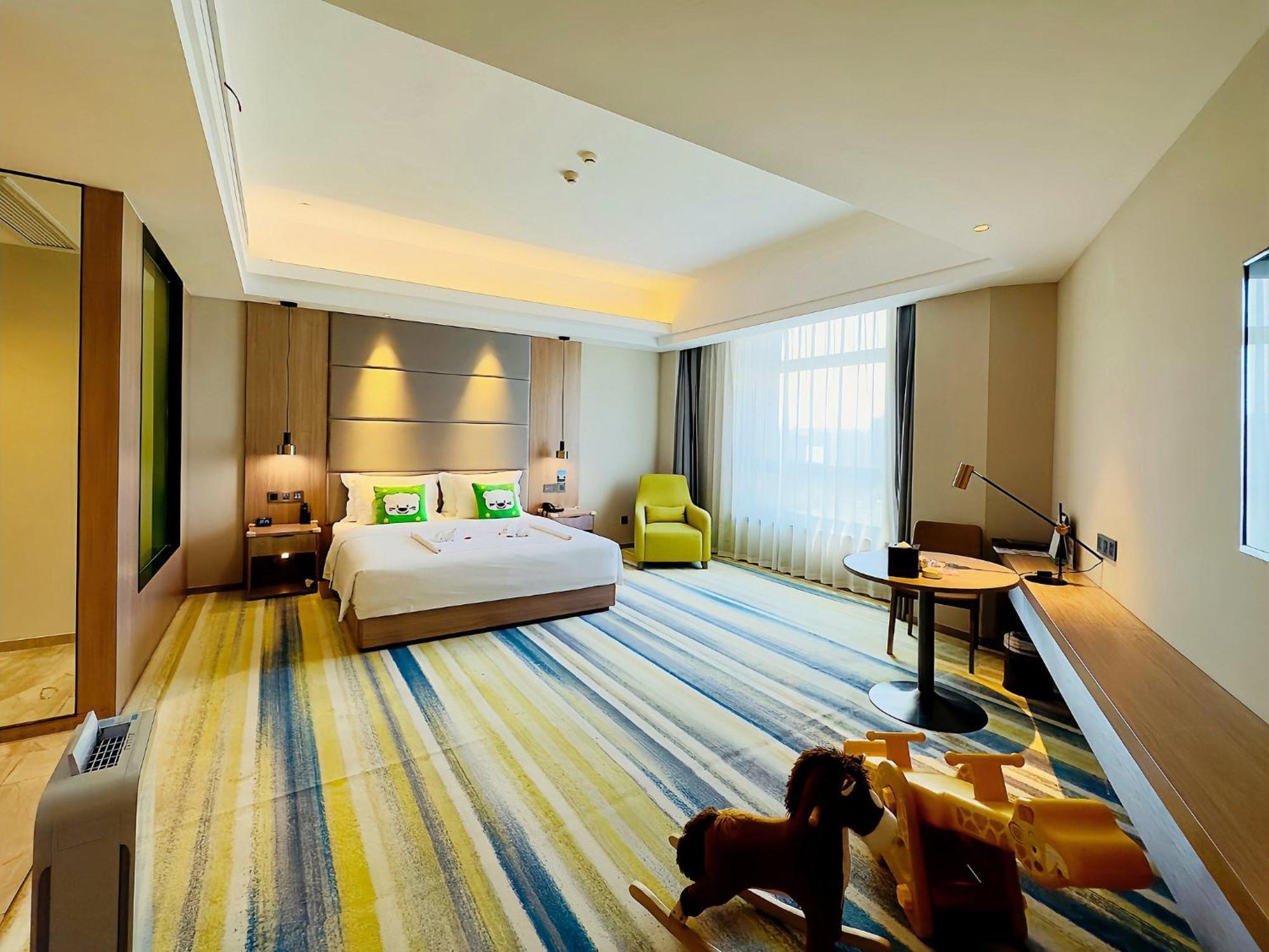Holiday Inn Nantong Oasis International By Ihg Exterior photo